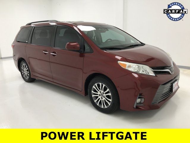 2020 Toyota Sienna XLE