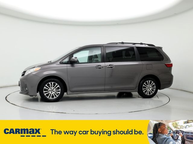 2020 Toyota Sienna XLE