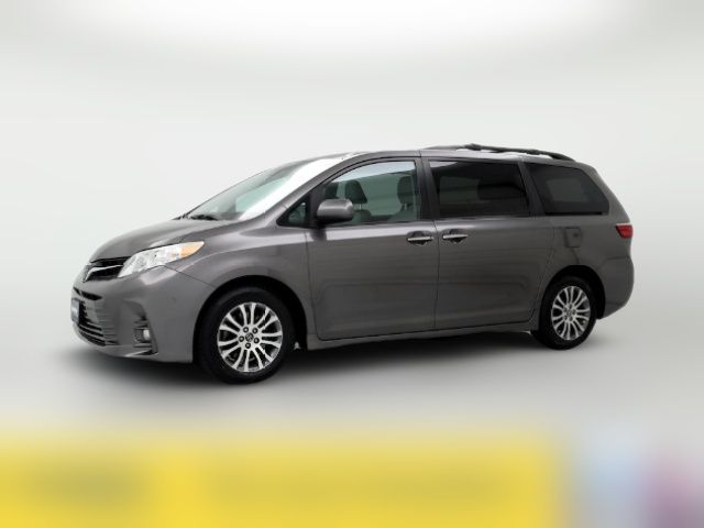 2020 Toyota Sienna XLE