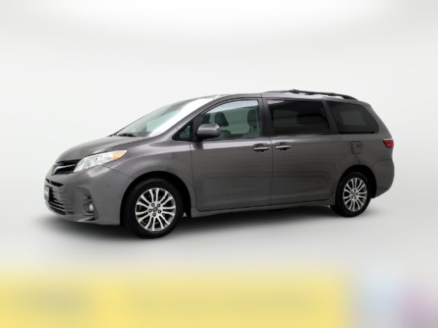 2020 Toyota Sienna XLE