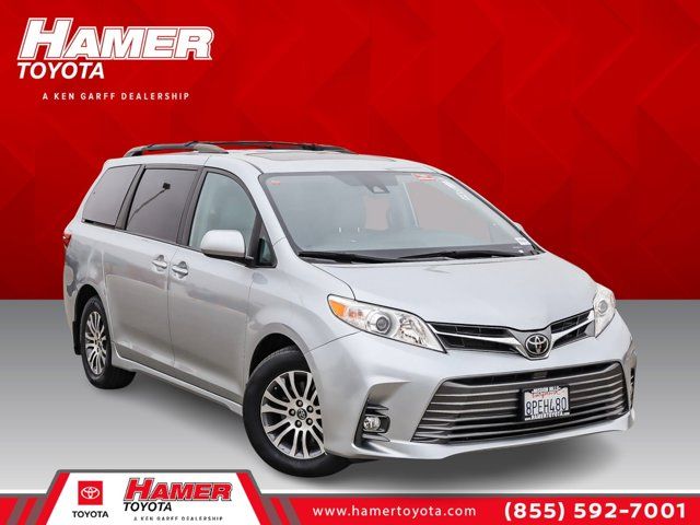 2020 Toyota Sienna XLE