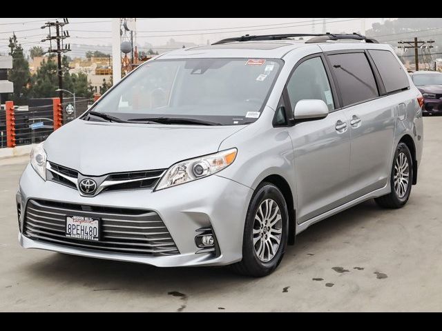 2020 Toyota Sienna XLE