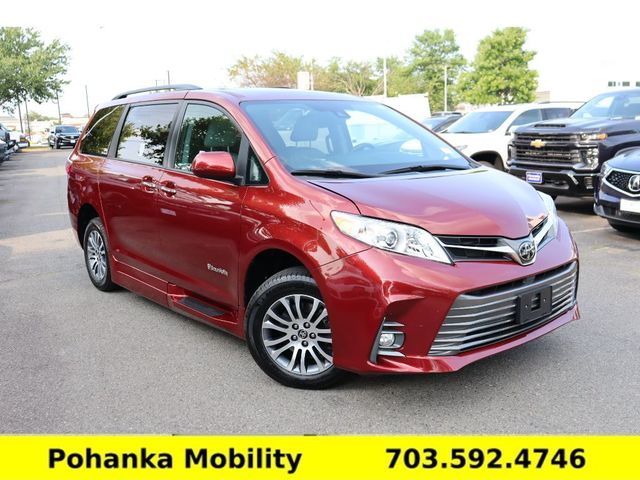 2020 Toyota Sienna XLE