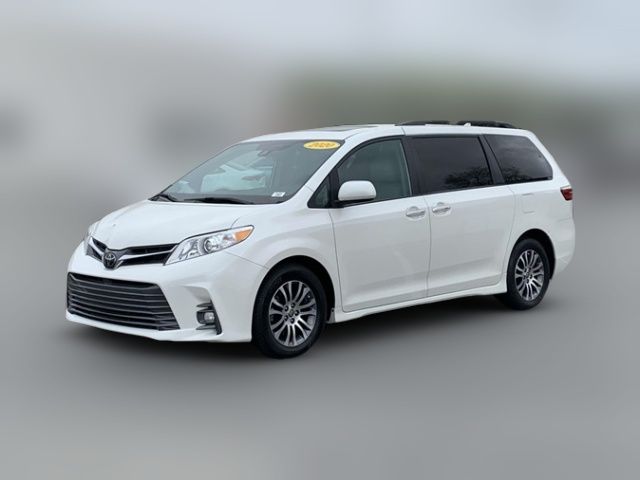 2020 Toyota Sienna XLE