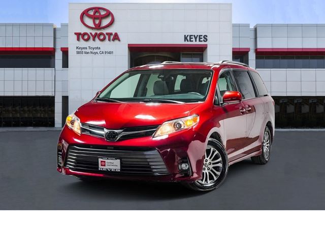 2020 Toyota Sienna XLE