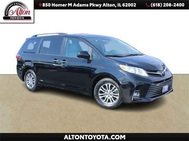 2020 Toyota Sienna XLE