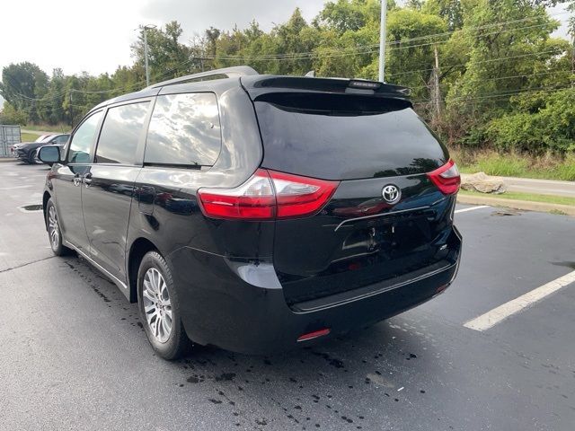 2020 Toyota Sienna XLE