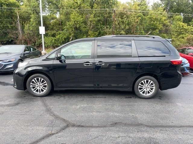 2020 Toyota Sienna XLE