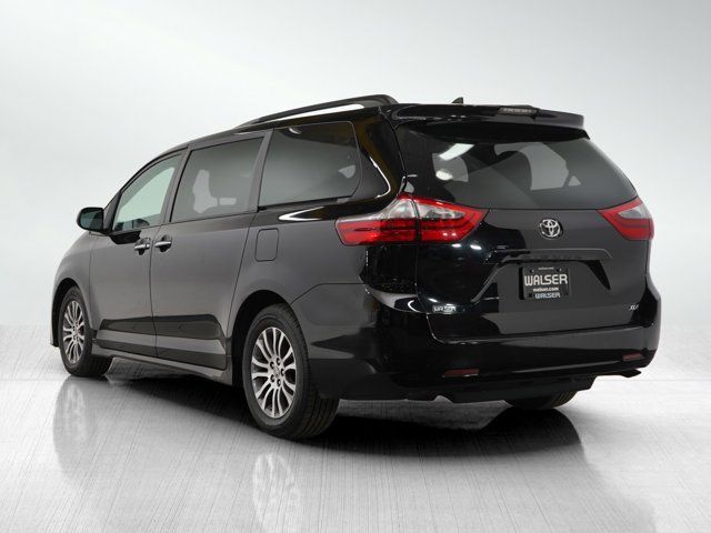 2020 Toyota Sienna XLE Auto Access Seat