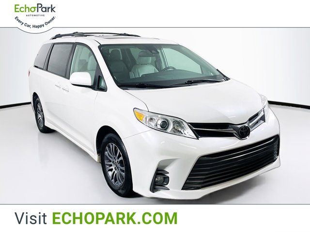 2020 Toyota Sienna XLE