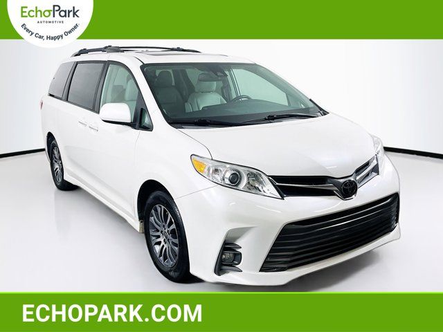 2020 Toyota Sienna XLE