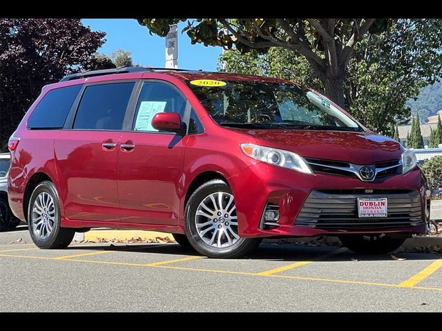 2020 Toyota Sienna XLE