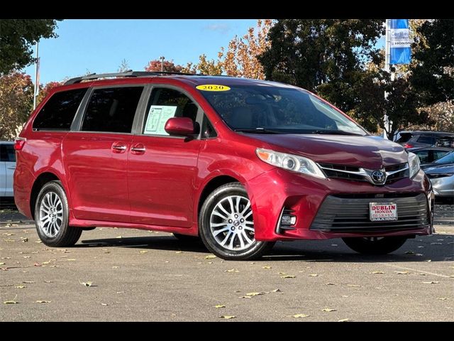 2020 Toyota Sienna XLE