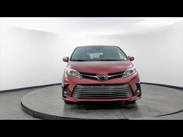 2020 Toyota Sienna XLE Auto Access Seat