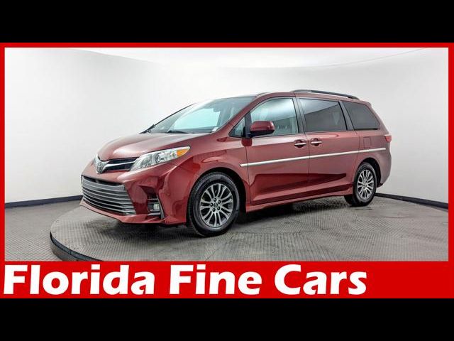 2020 Toyota Sienna XLE Auto Access Seat