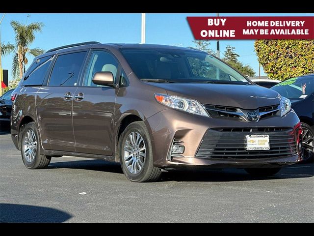 2020 Toyota Sienna XLE