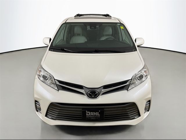 2020 Toyota Sienna XLE