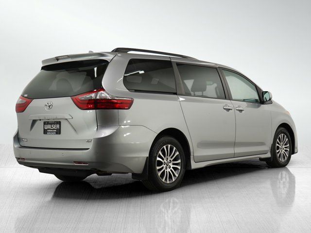 2020 Toyota Sienna XLE