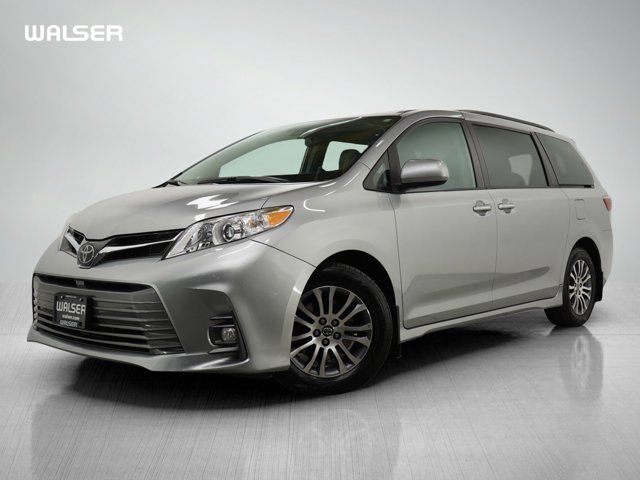 2020 Toyota Sienna XLE