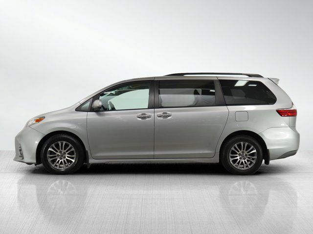 2020 Toyota Sienna XLE