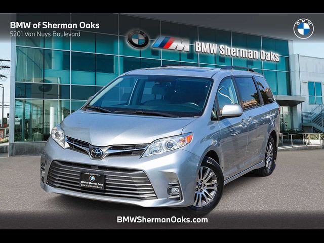 2020 Toyota Sienna XLE