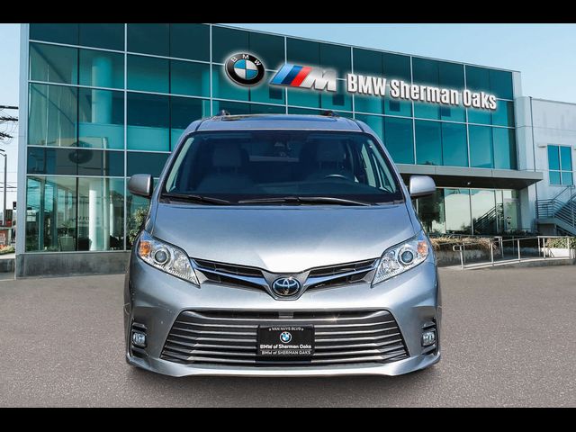 2020 Toyota Sienna XLE