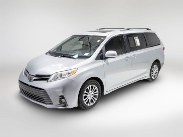2020 Toyota Sienna XLE Auto Access Seat