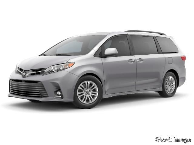 2020 Toyota Sienna XLE