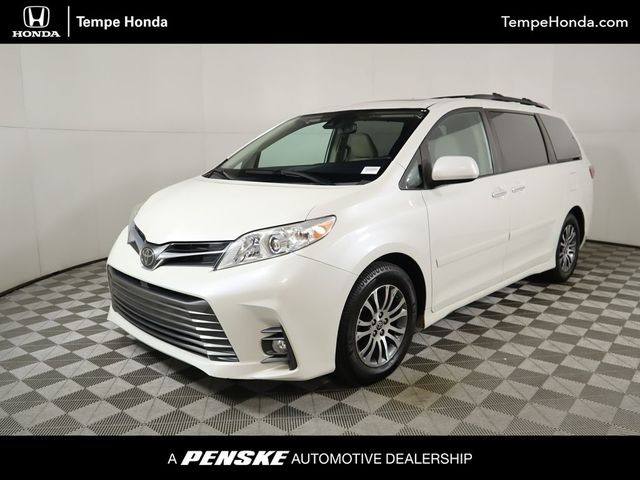 2020 Toyota Sienna XLE