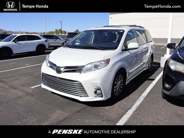 2020 Toyota Sienna XLE