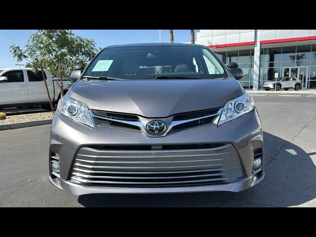 2020 Toyota Sienna XLE Auto Access Seat