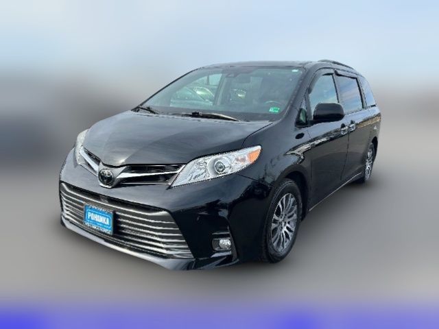 2020 Toyota Sienna XLE