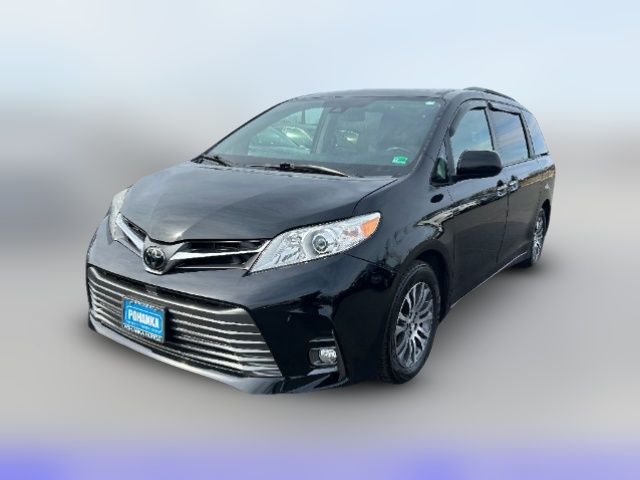 2020 Toyota Sienna XLE