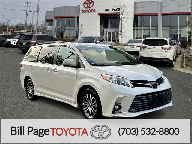 2020 Toyota Sienna XLE