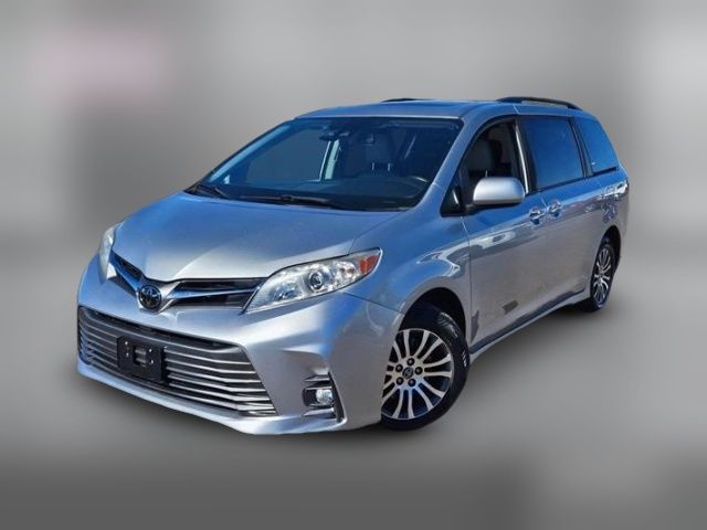 2020 Toyota Sienna XLE