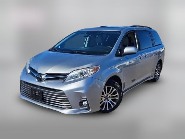 2020 Toyota Sienna XLE