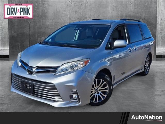 2020 Toyota Sienna XLE