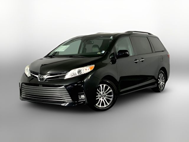 2020 Toyota Sienna XLE