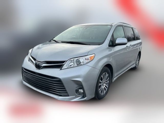 2020 Toyota Sienna XLE