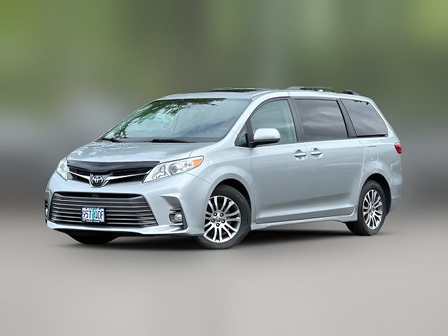 2020 Toyota Sienna XLE