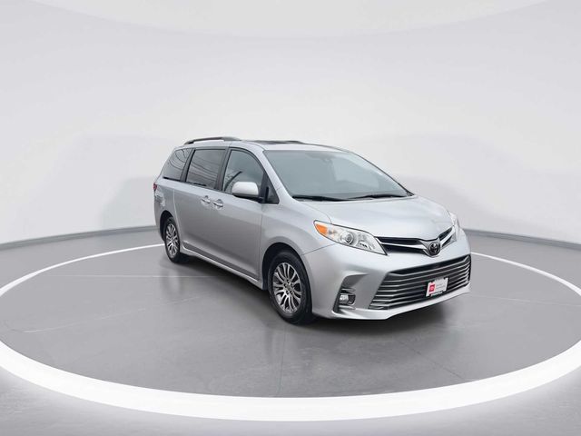 2020 Toyota Sienna XLE