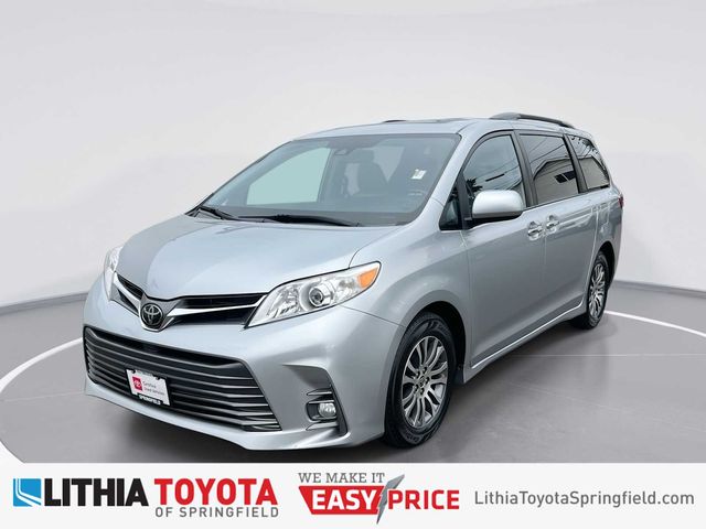 2020 Toyota Sienna XLE