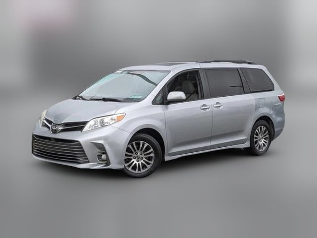 2020 Toyota Sienna XLE