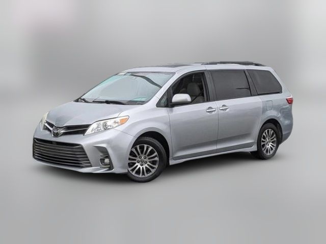 2020 Toyota Sienna XLE