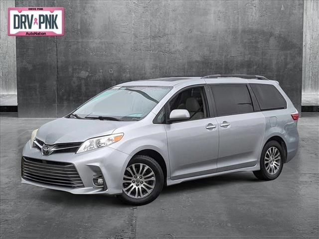 2020 Toyota Sienna XLE