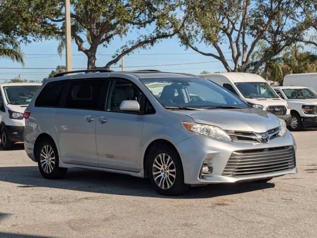 2020 Toyota Sienna XLE