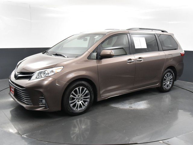 2020 Toyota Sienna XLE