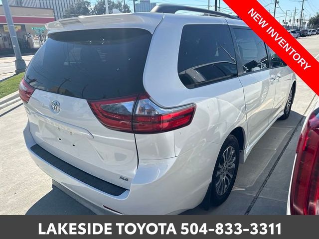 2020 Toyota Sienna XLE