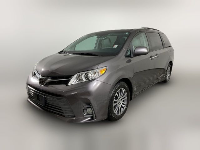 2020 Toyota Sienna XLE