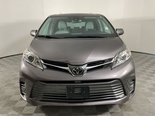 2020 Toyota Sienna XLE